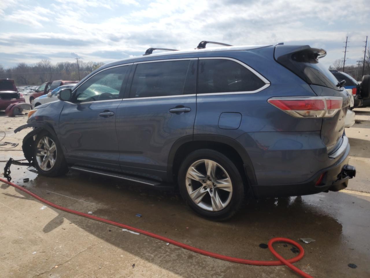 2014 TOYOTA HIGHLANDER - Фото 2