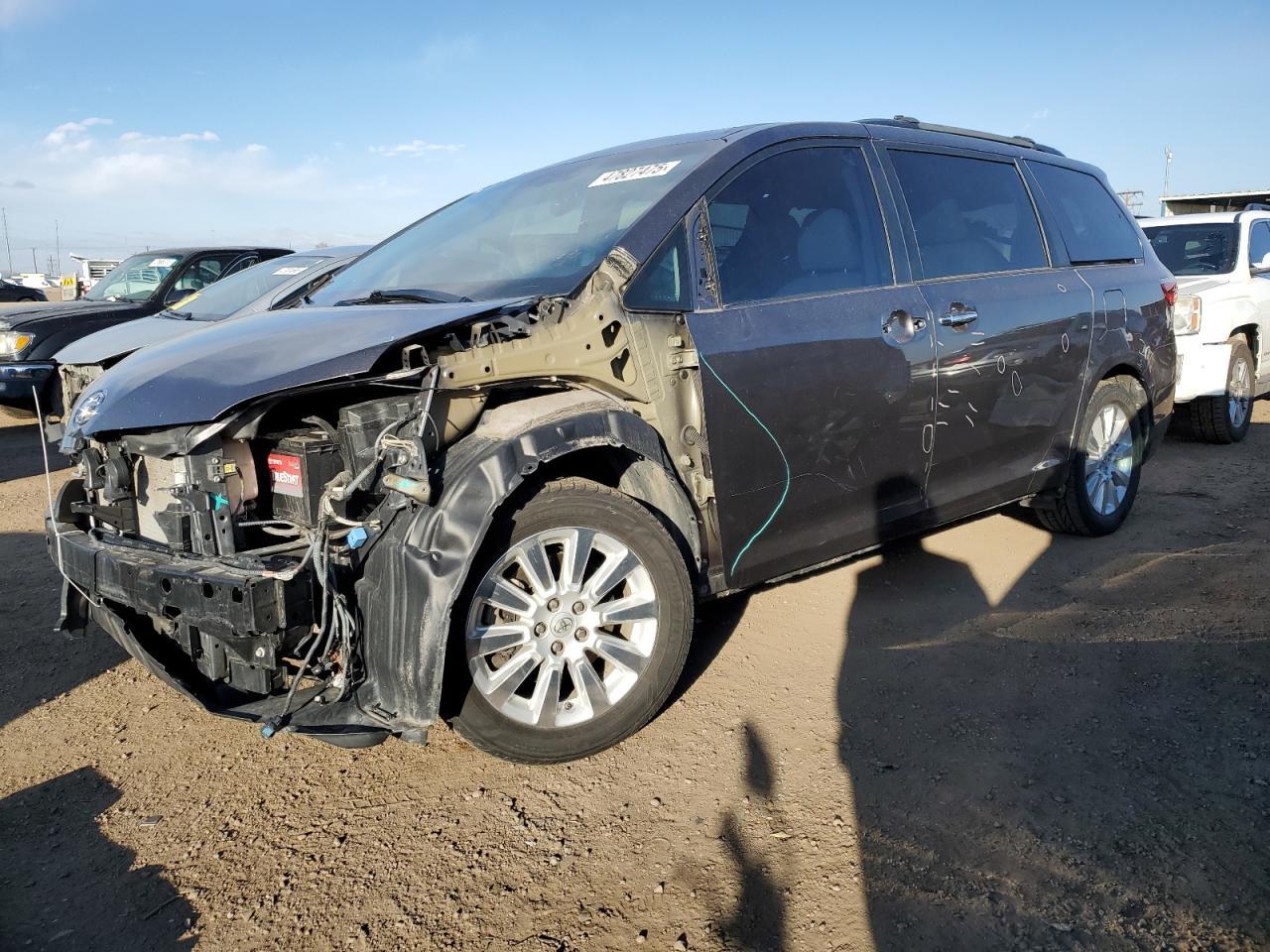 2015 TOYOTA SIENNA XLE