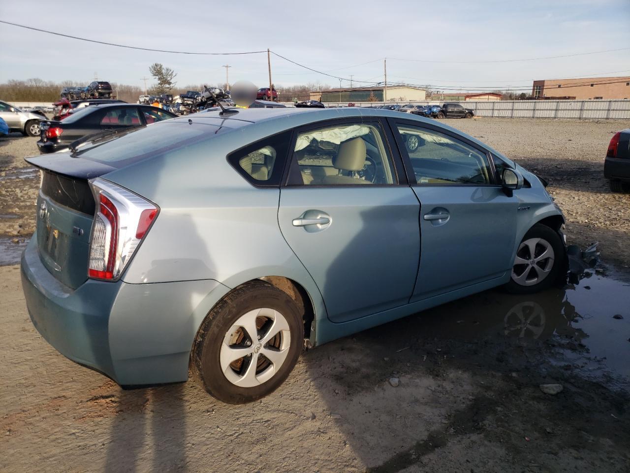 2015 TOYOTA PRIUS - Фото 3