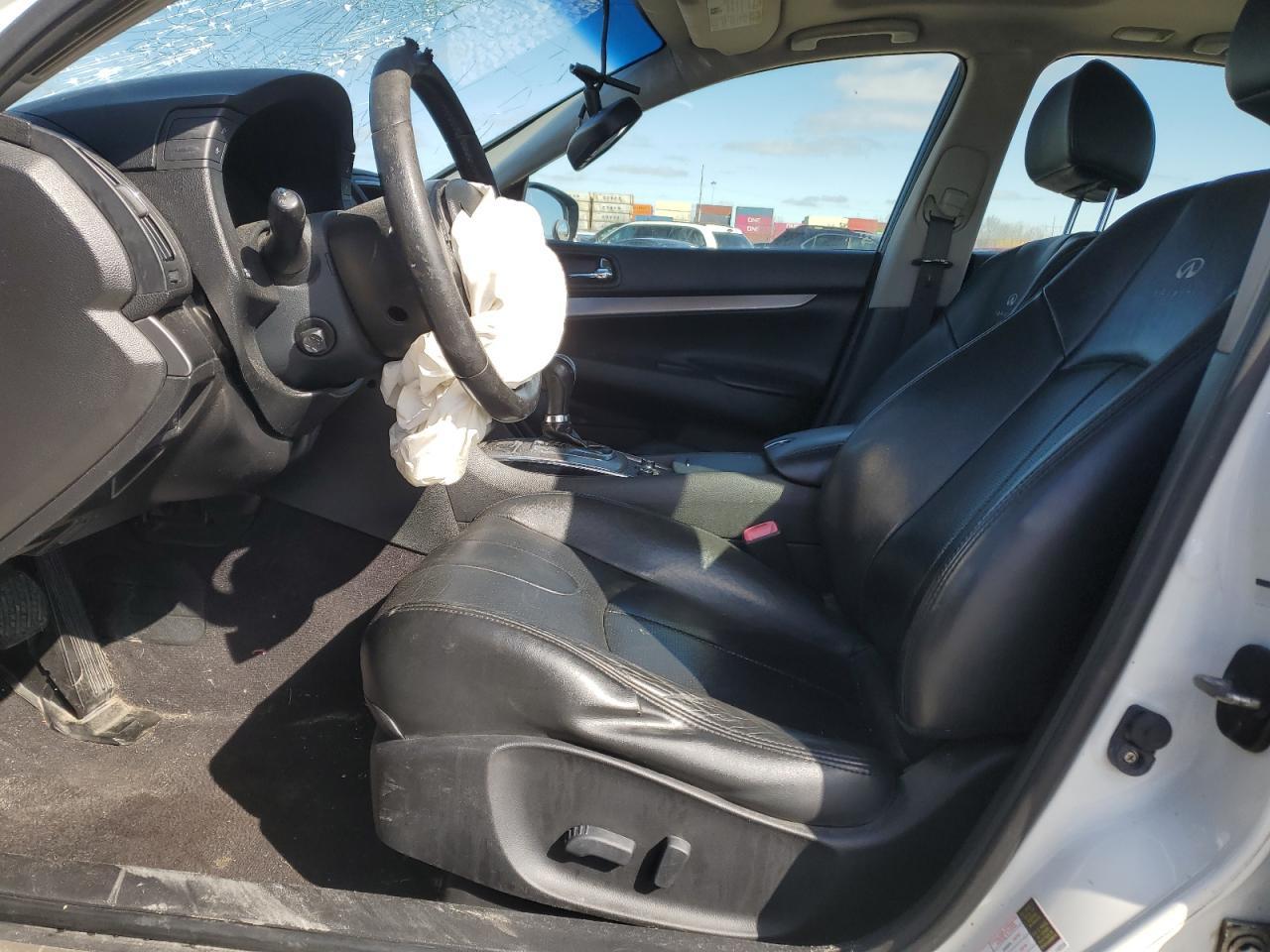 2012 INFINITI G37 - Image 7