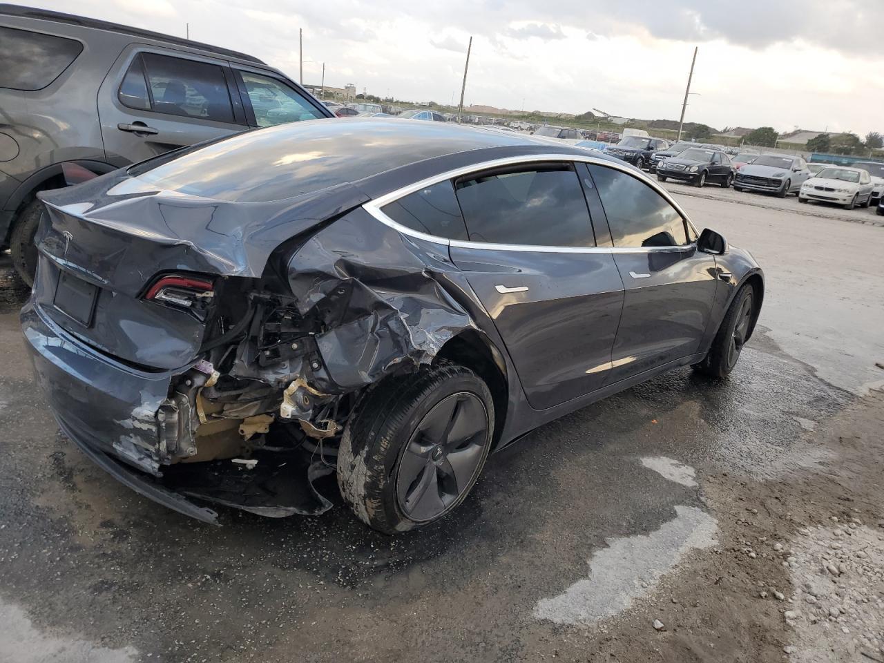 2019 TESLA MODEL 3 - Image 3