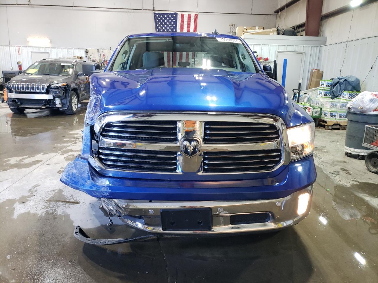 2017 RAM 1500 SLT - Фото 5