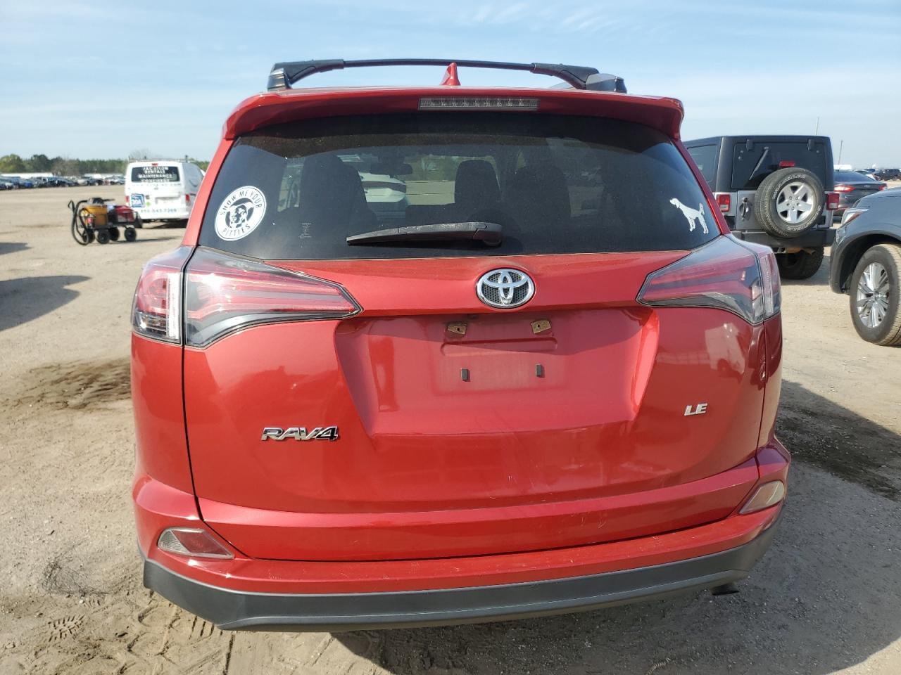 2017 TOYOTA RAV4 LE - Фото 6