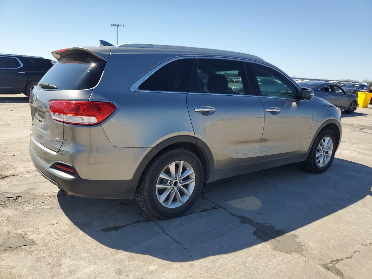 2016 KIA SORENTO LX - Image 3
