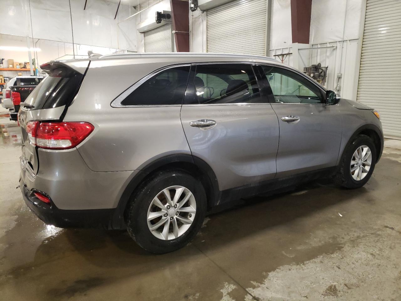 2017 KIA SORENTO LX - Image 3