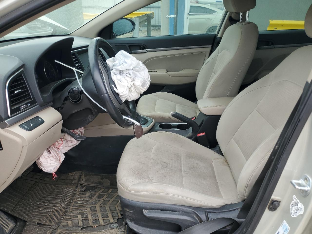 2017 HYUNDAI ELANTRA SE - Фото 7