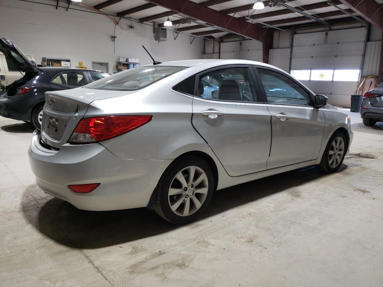 2014 HYUNDAI ACCENT GLS - Фото 3