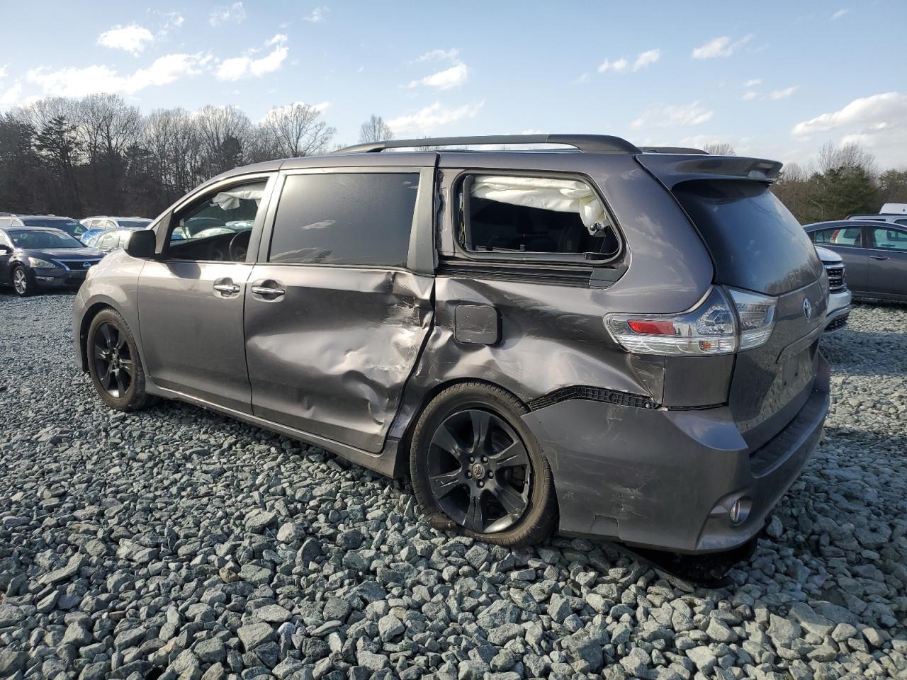 2015 TOYOTA SIENNA SPO - Фото 2