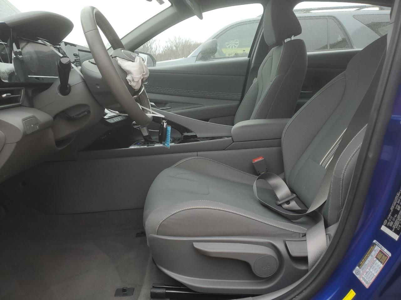 2022 HYUNDAI ELANTRA SE - Image 7