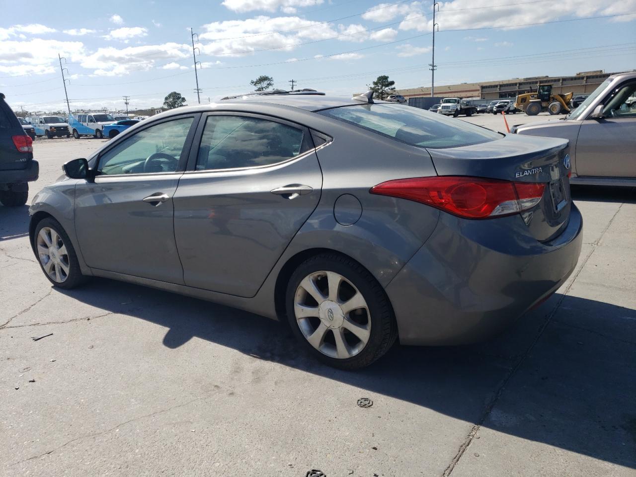 2013 HYUNDAI ELANTRA GL - Image 2