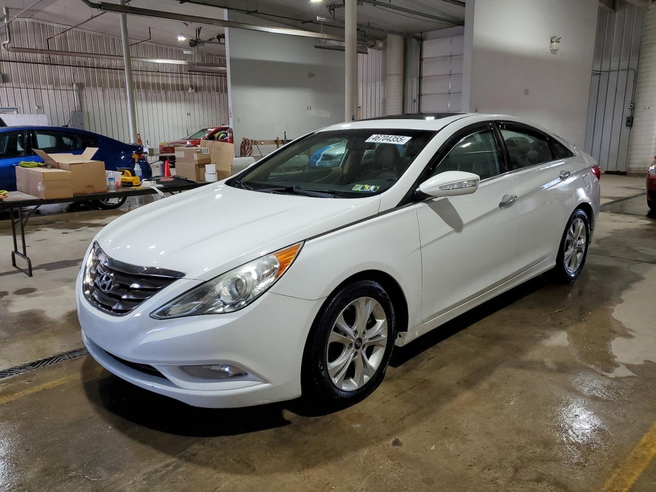 2011 HYUNDAI SONATA SE