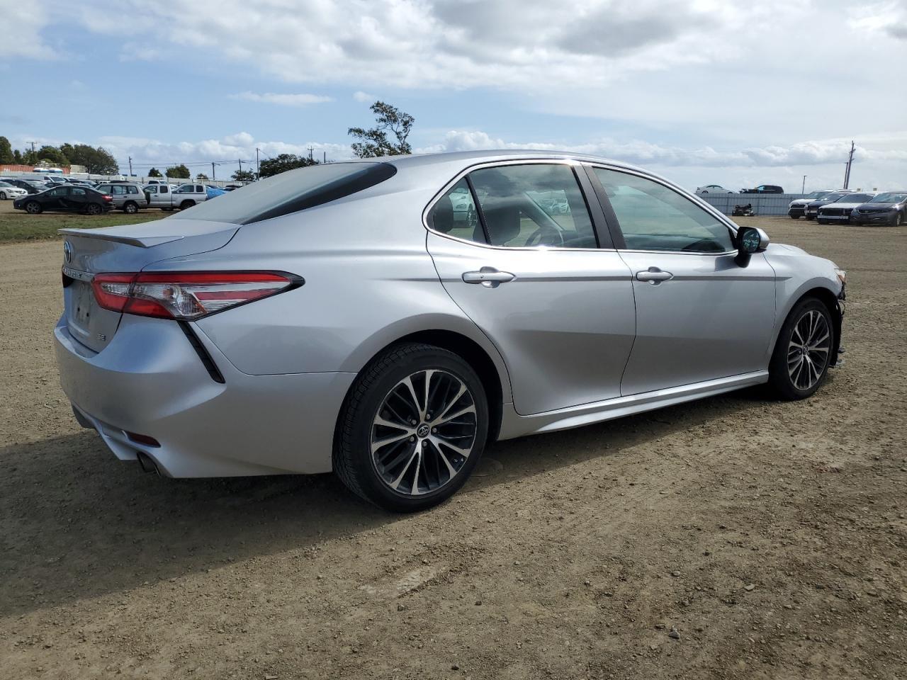 2018 TOYOTA CAMRY L - Image 3