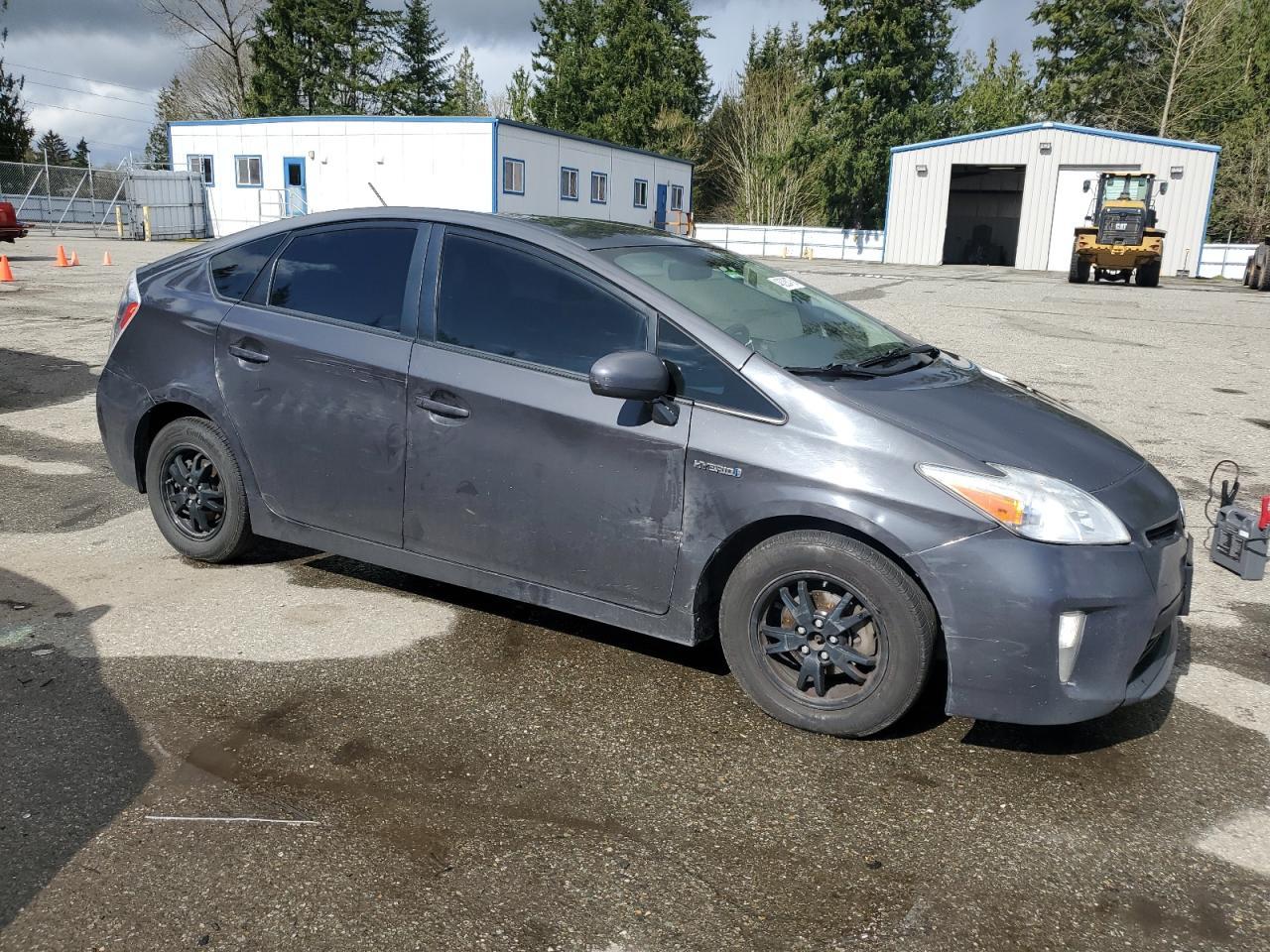2015 TOYOTA PRIUS - Фото 4