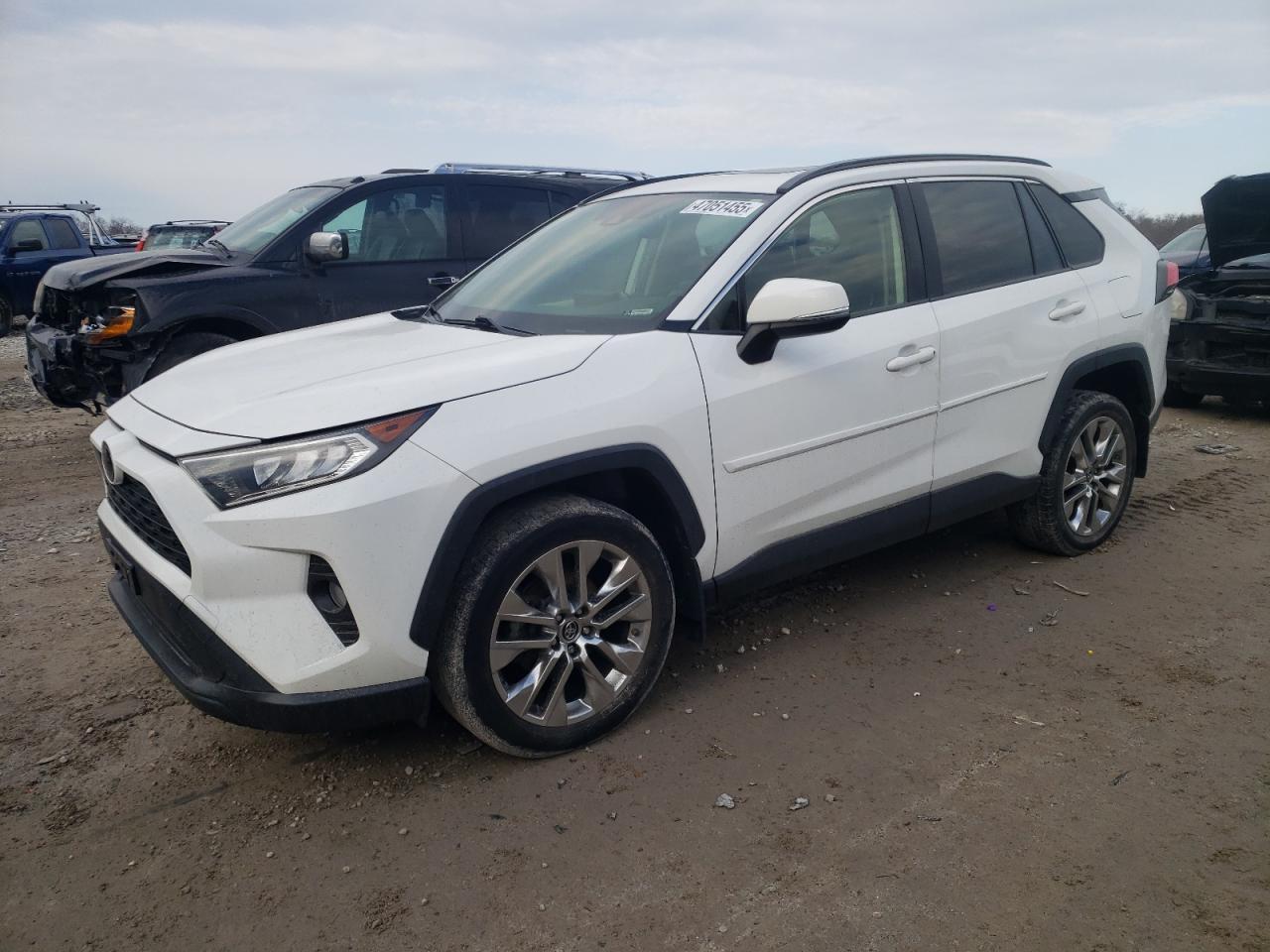 2019 TOYOTA RAV4 XLE P