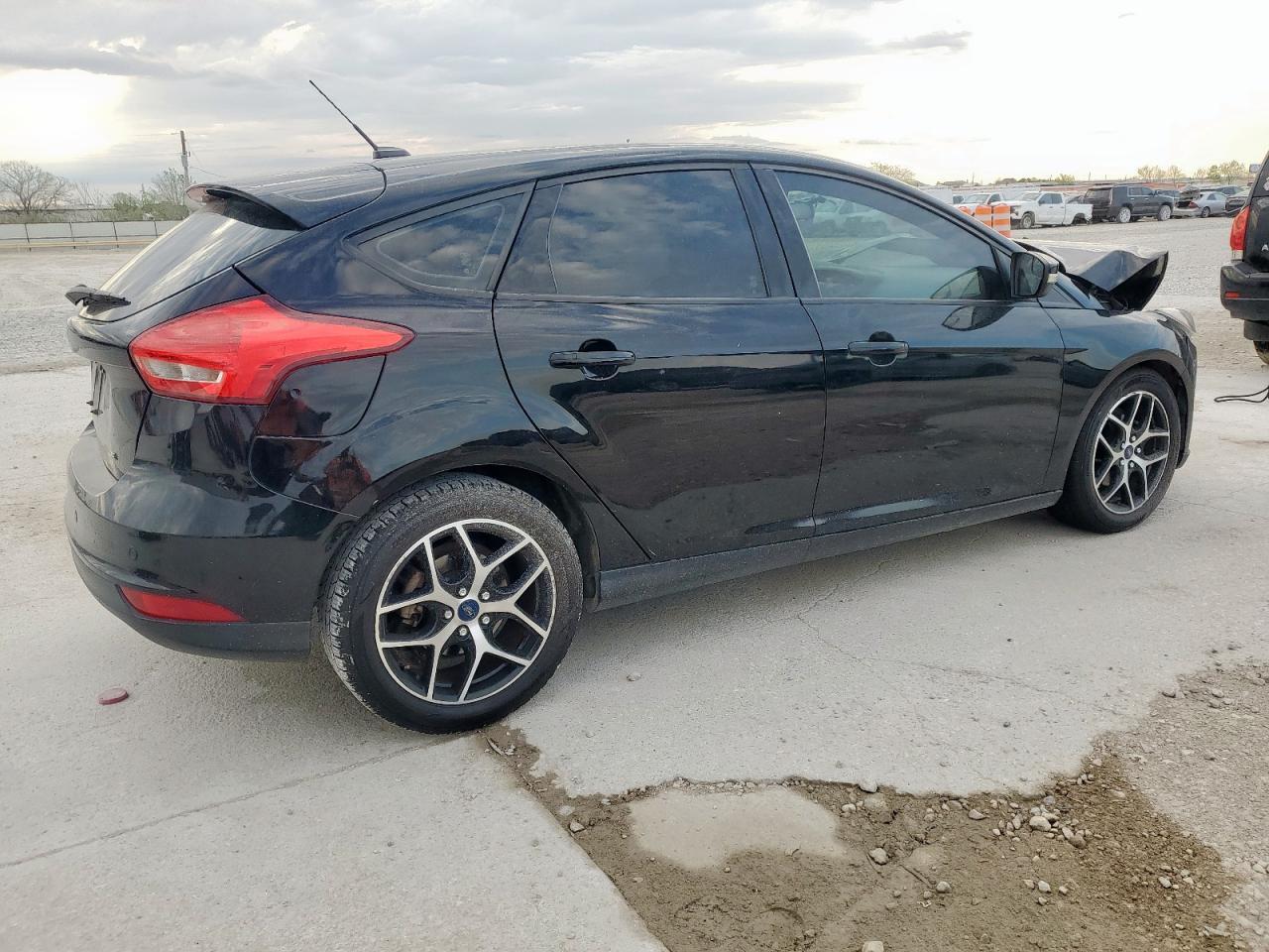2017 FORD FOCUS SEL - Image 3