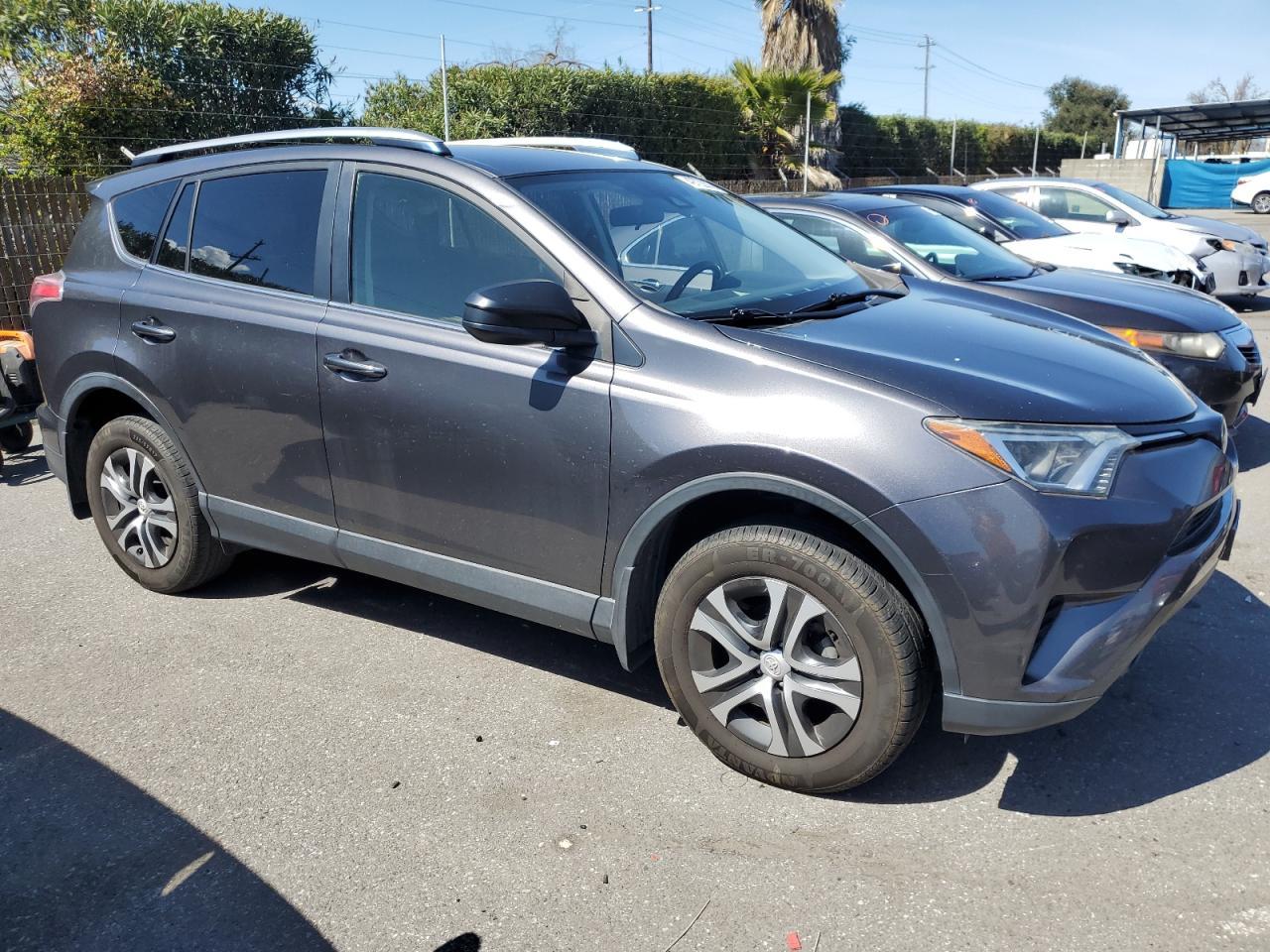 2017 TOYOTA RAV4 LE - Image 4