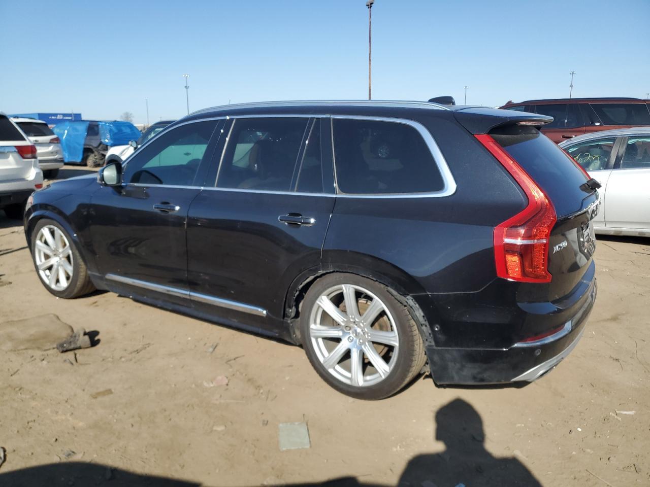 2016 VOLVO XC90 T6 - Фото 2