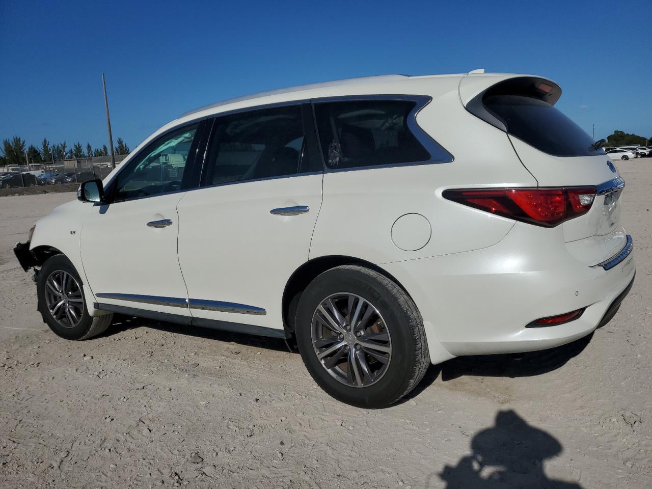 2017 INFINITI QX60 - Image 2