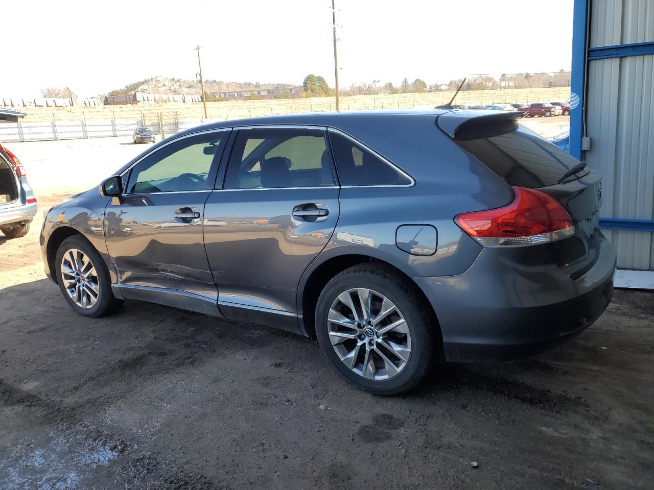 2011 TOYOTA VENZA - Фото 2