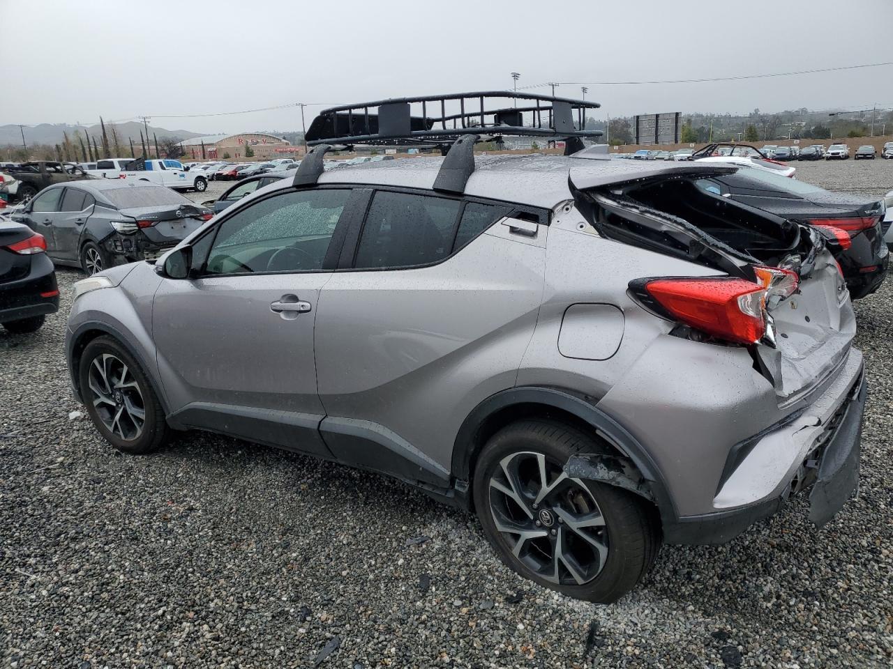 2018 TOYOTA C-HR XLE - Image 2