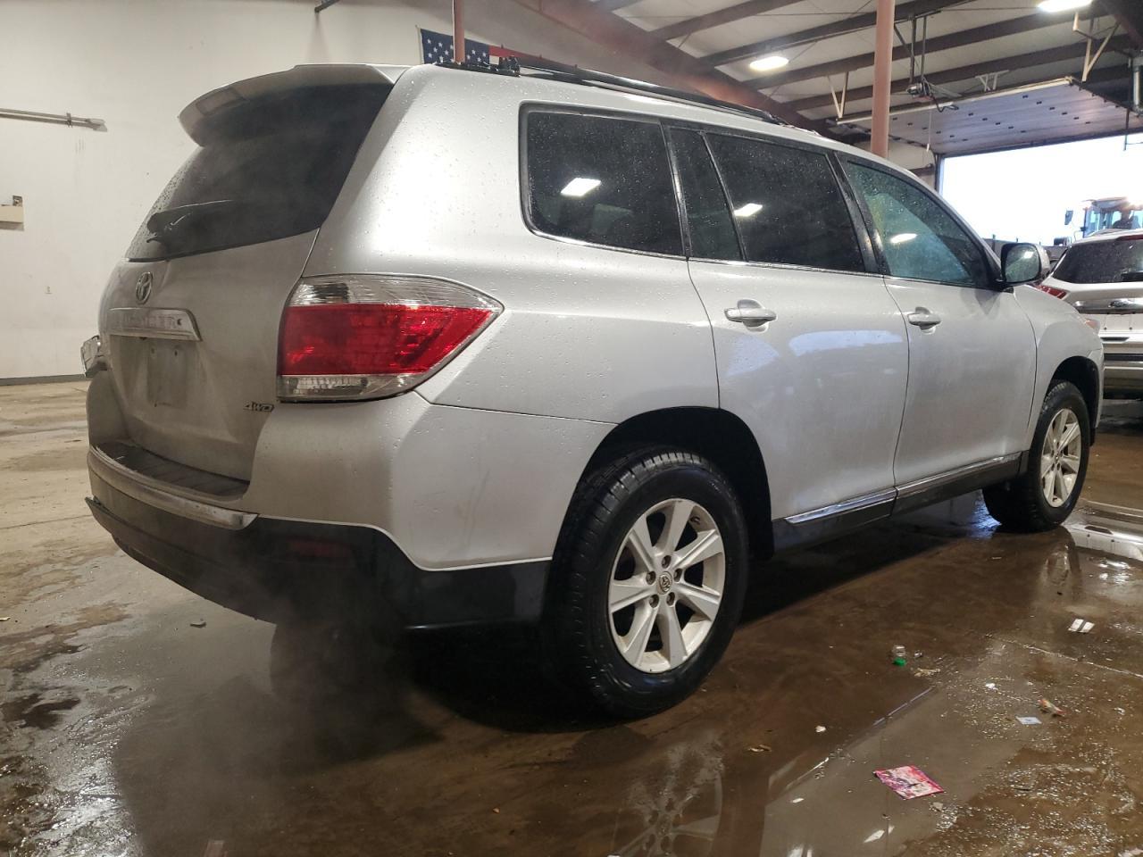 2012 TOYOTA HIGHLANDER - Image 3