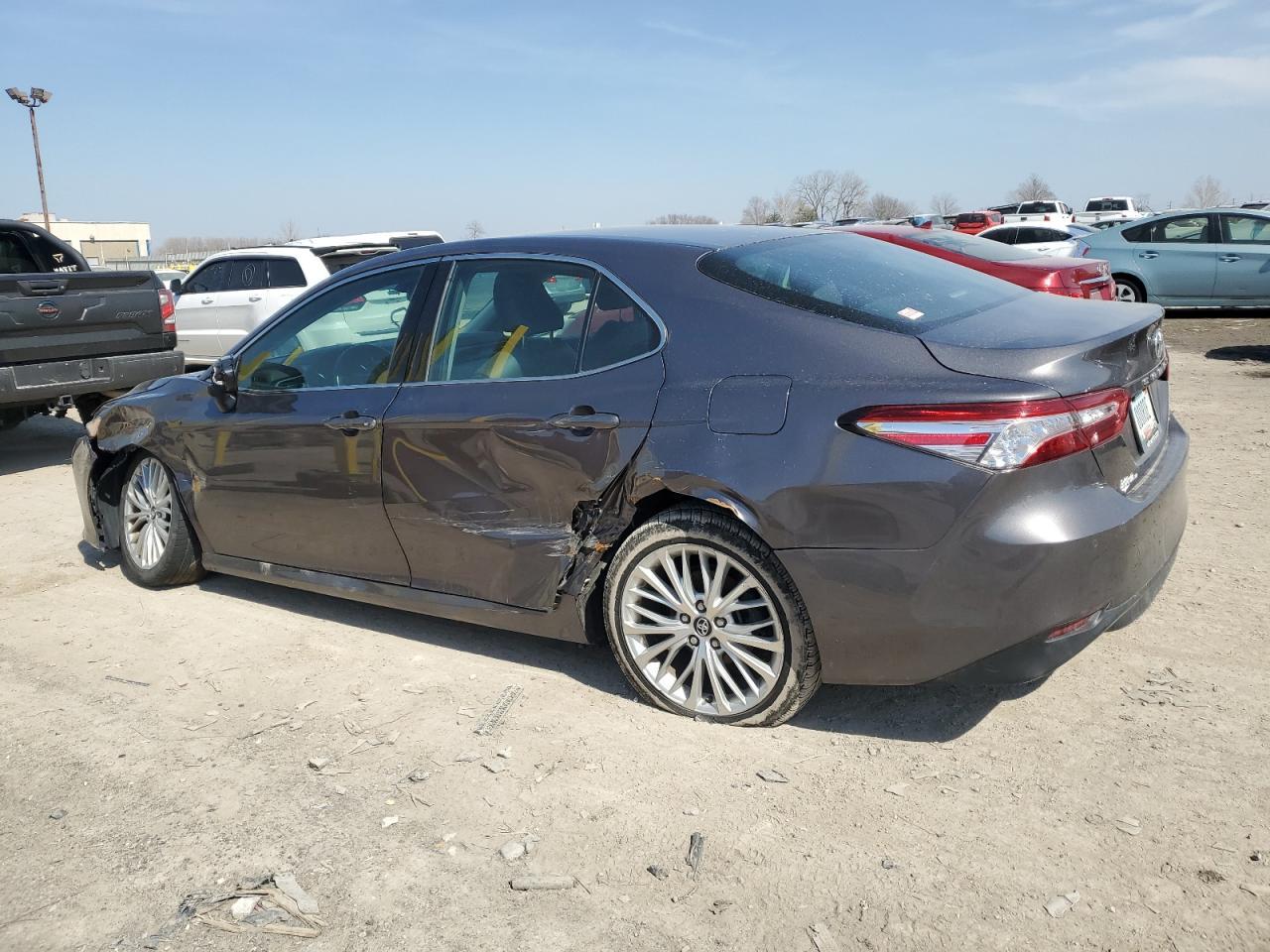 2018 TOYOTA CAMRY L - Фото 2