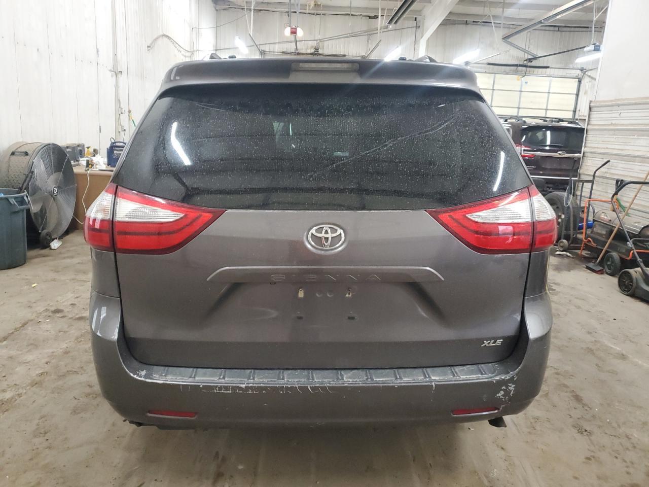 2015 TOYOTA SIENNA XLE - Фото 6