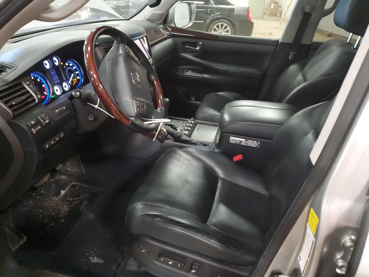 2011 LEXUS LX 570 - Image 7