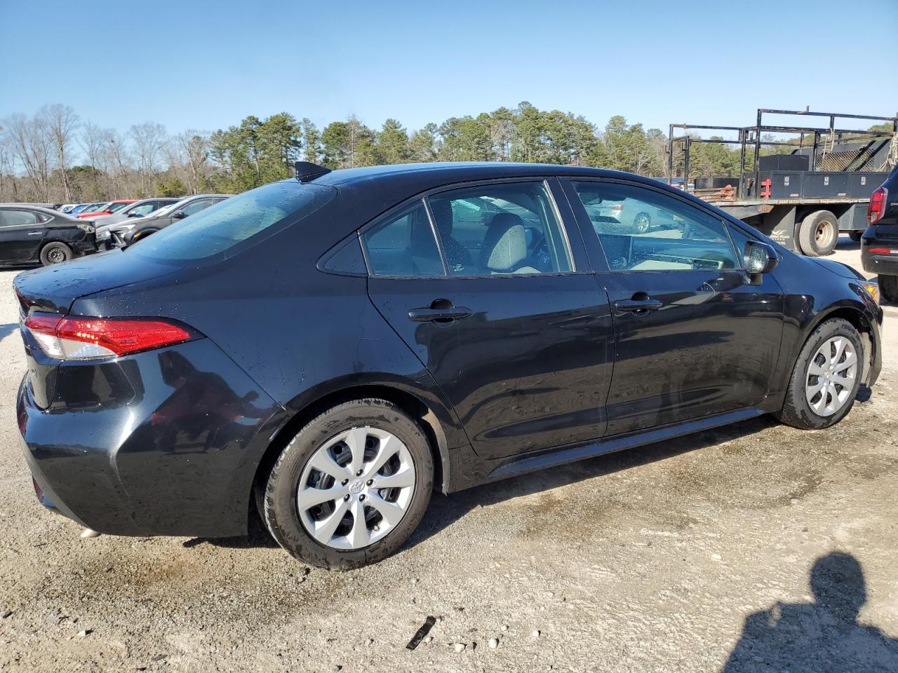 2021 TOYOTA COROLLA LE - Image 3