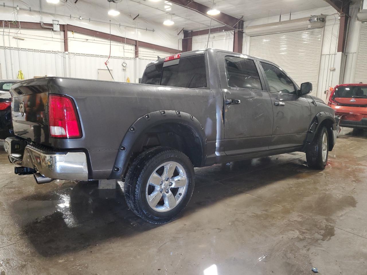 2017 RAM 1500 SLT - Image 3