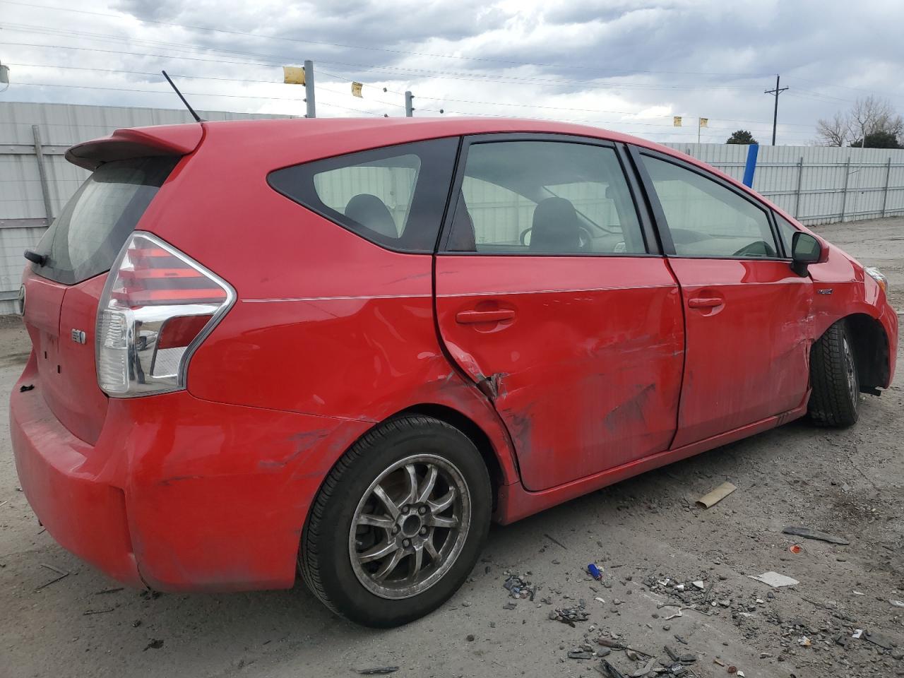2015 TOYOTA PRIUS V - Фото 3