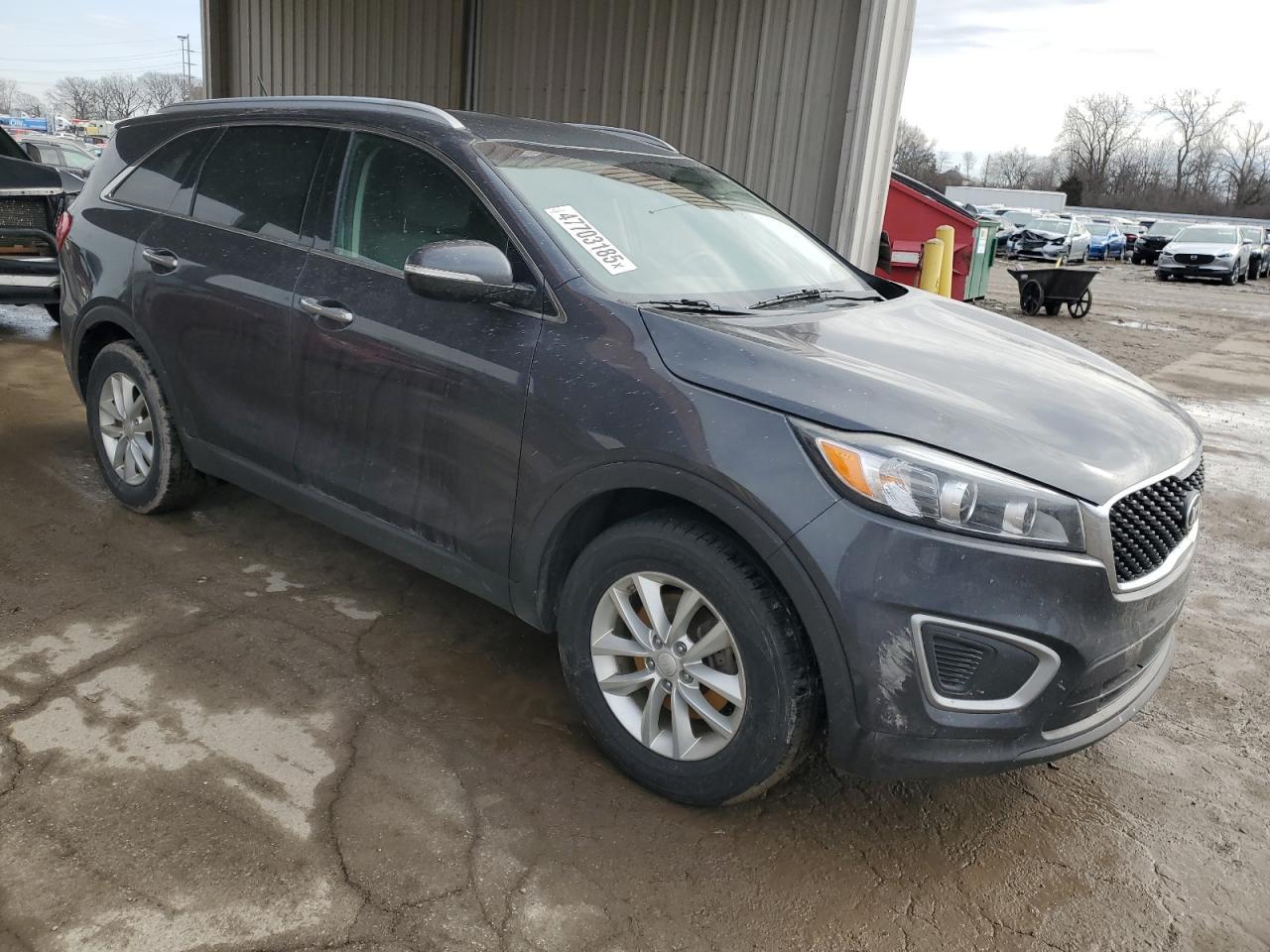 2017 KIA SORENTO LX - Фото 4