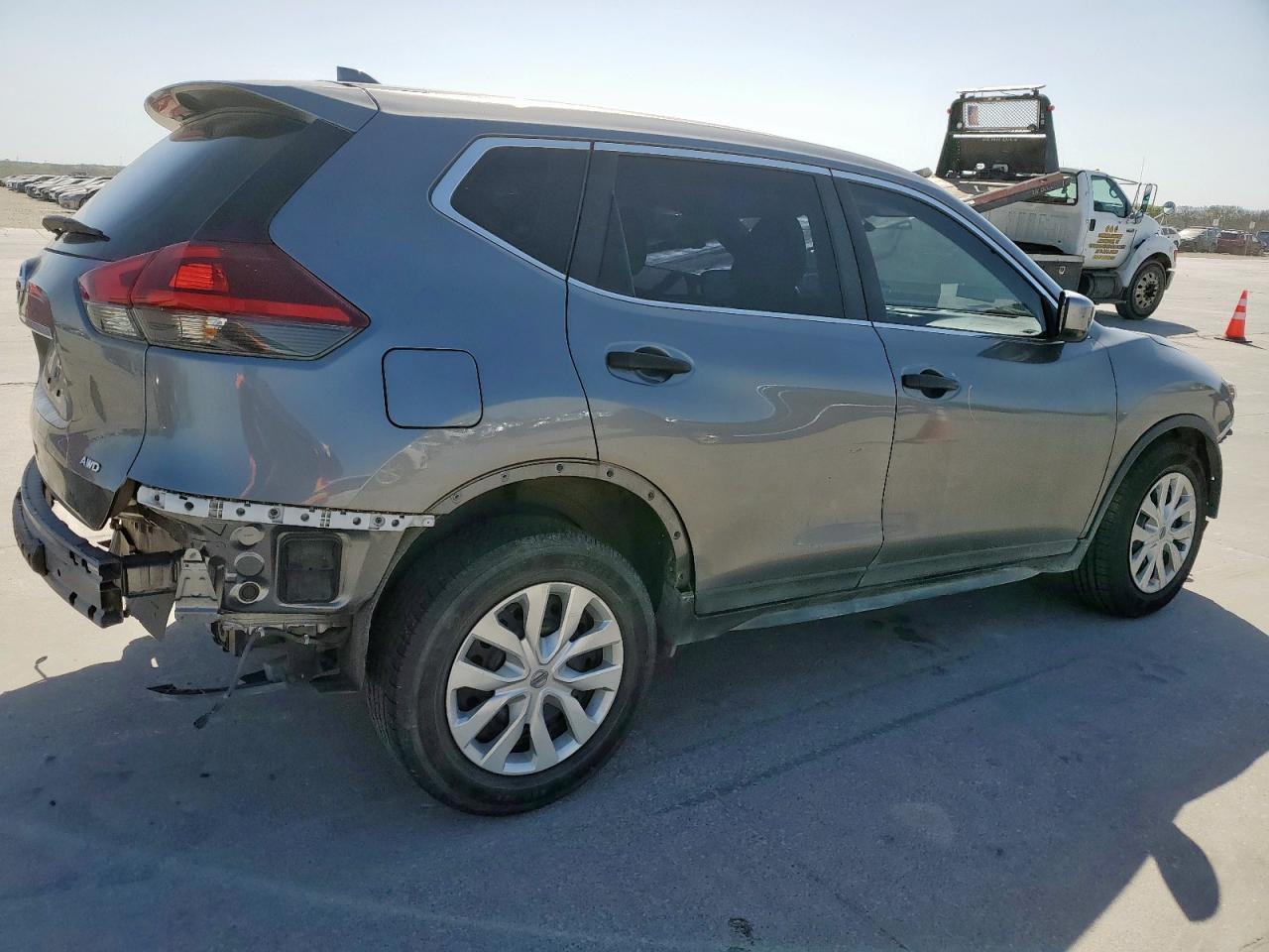 2018 NISSAN ROGUE S - Фото 3