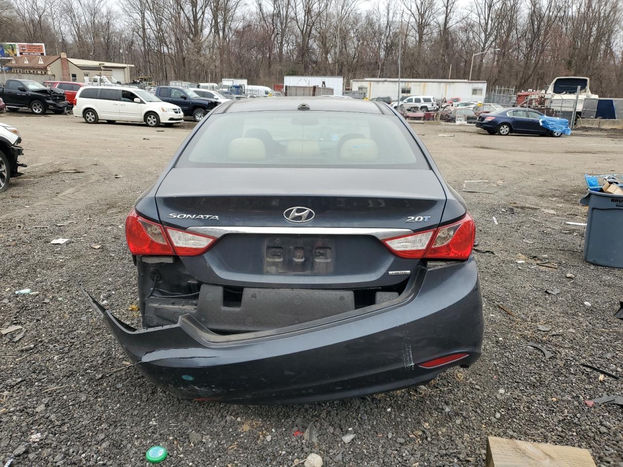 2013 HYUNDAI SONATA SE - Image 6