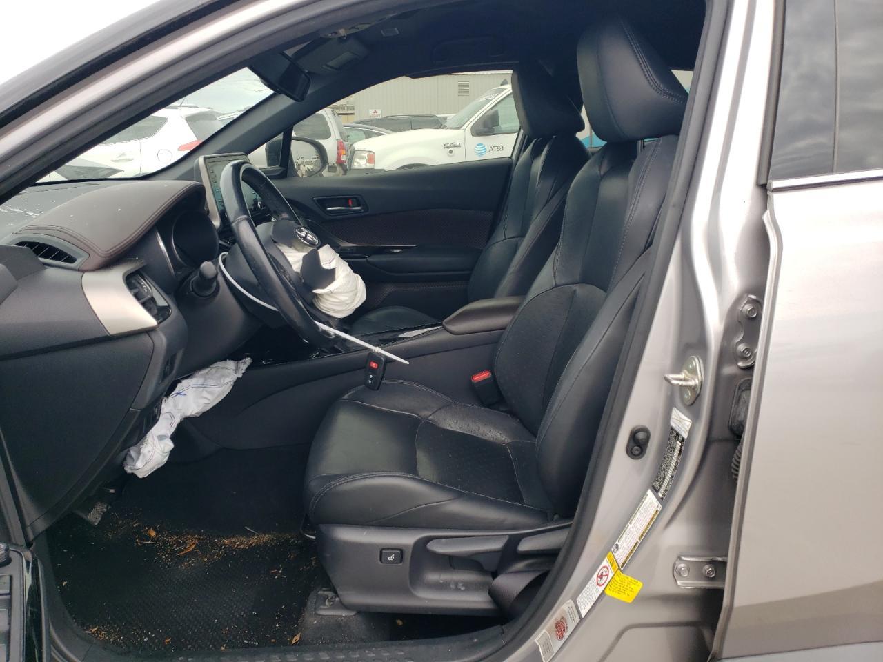 2019 TOYOTA C-HR XLE - Фото 7