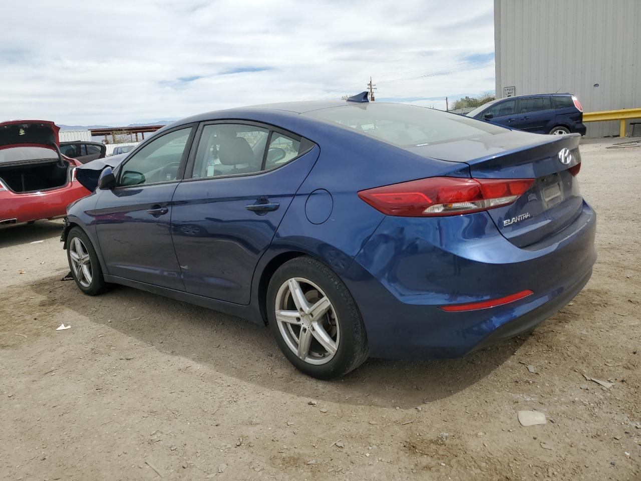 2018 HYUNDAI ELANTRA SE - Фото 2