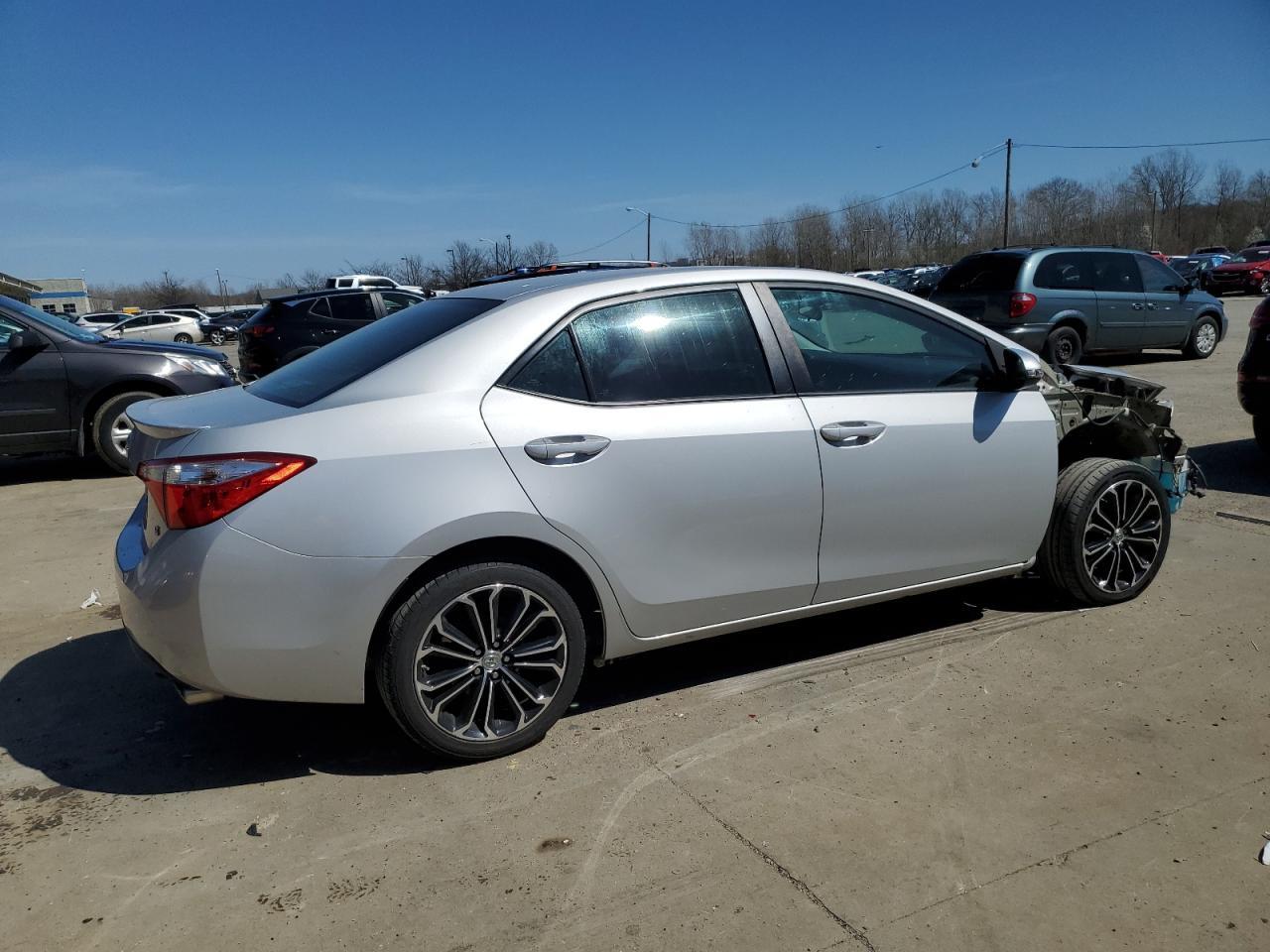 2015 TOYOTA COROLLA L - Фото 3