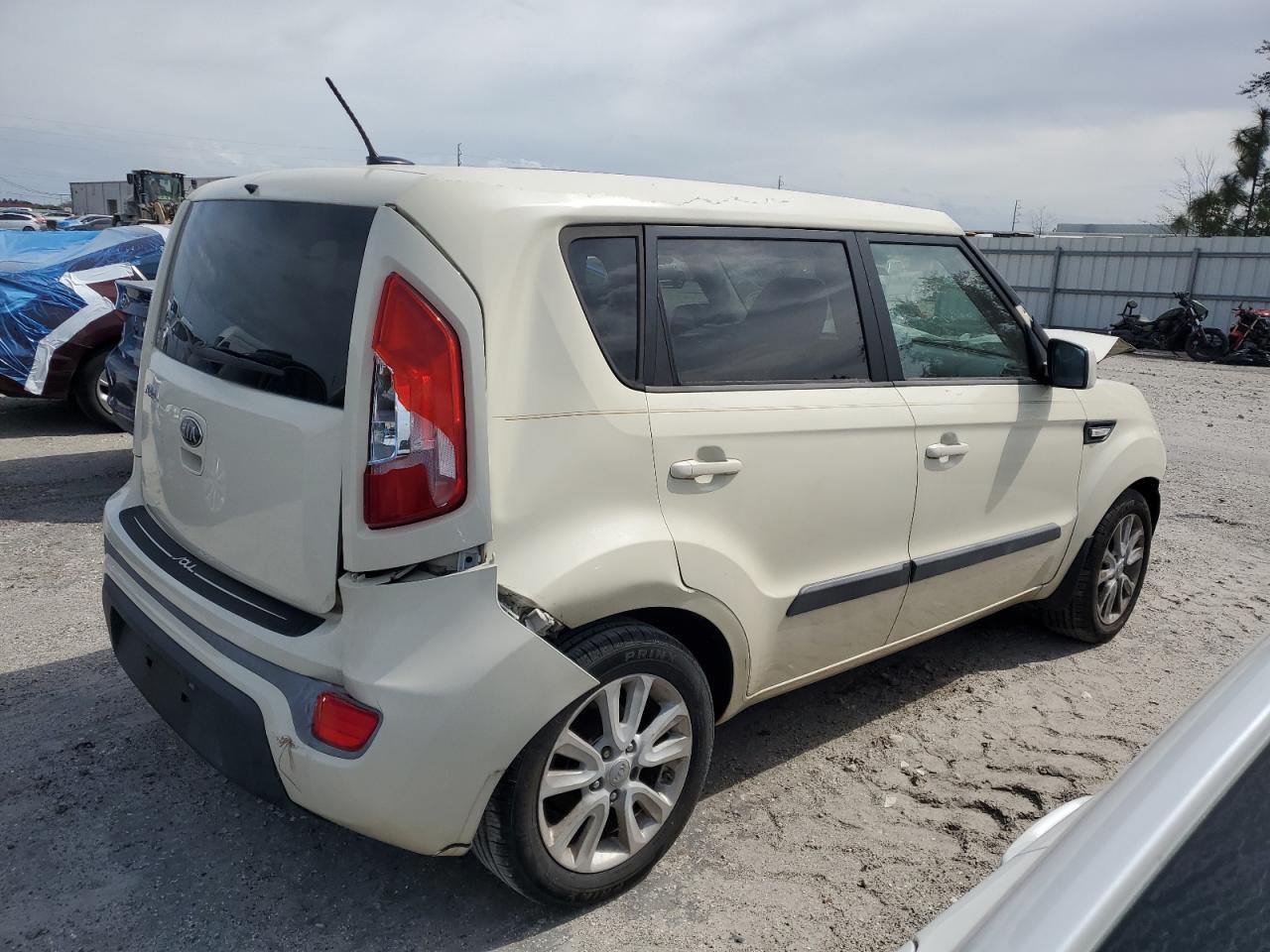 2013 KIA SOUL - Image 3