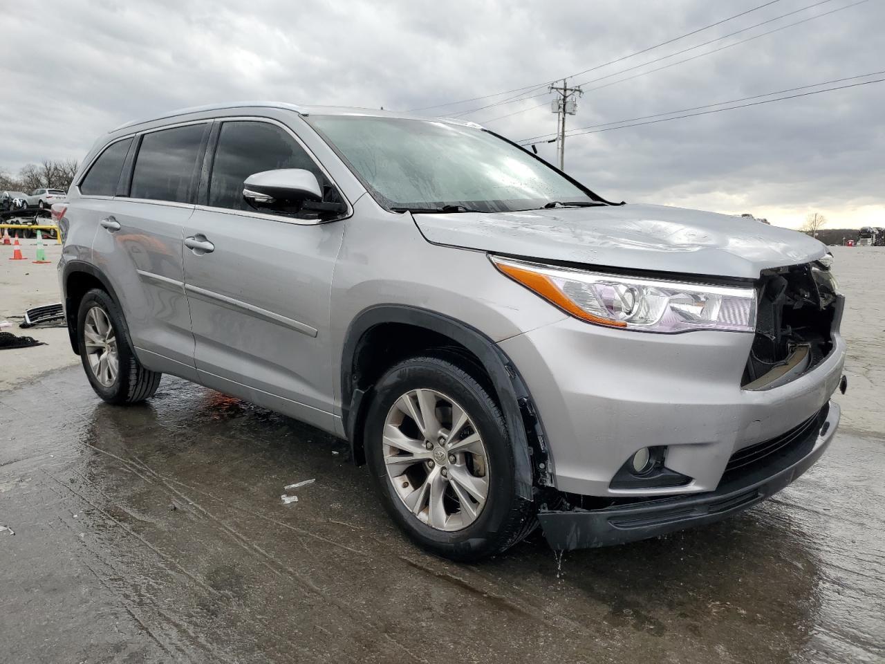 2015 TOYOTA HIGHLANDER - Image 4