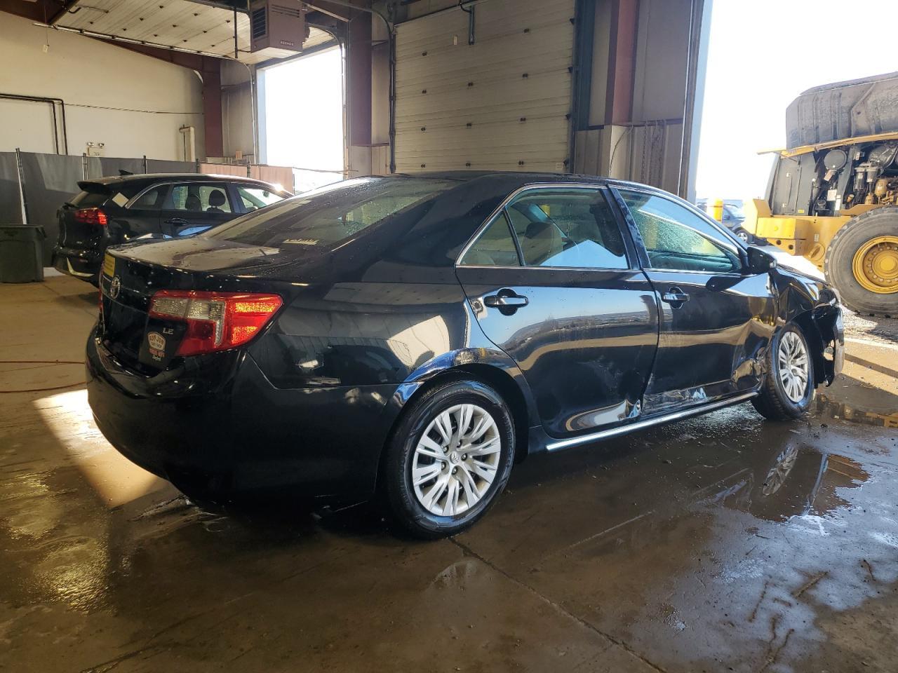 2014 TOYOTA CAMRY L - Фото 3