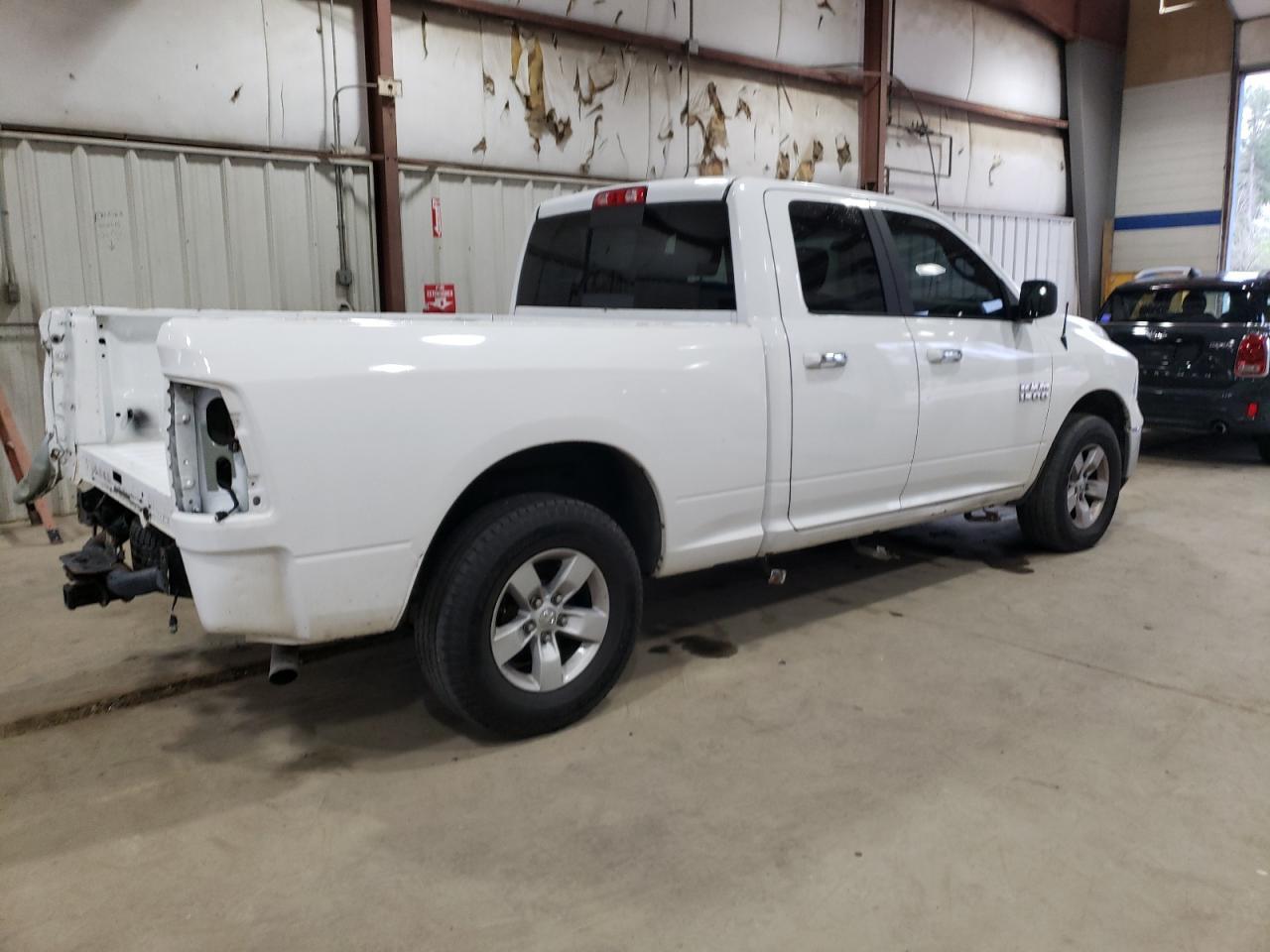 2017 RAM 1500 SLT - Image 3