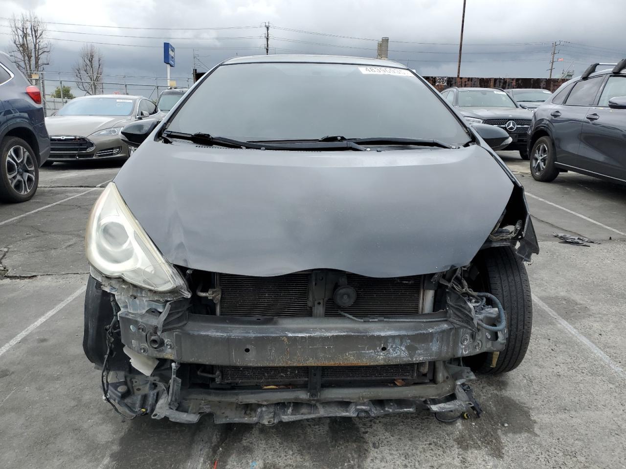 2015 TOYOTA PRIUS C - Image 5