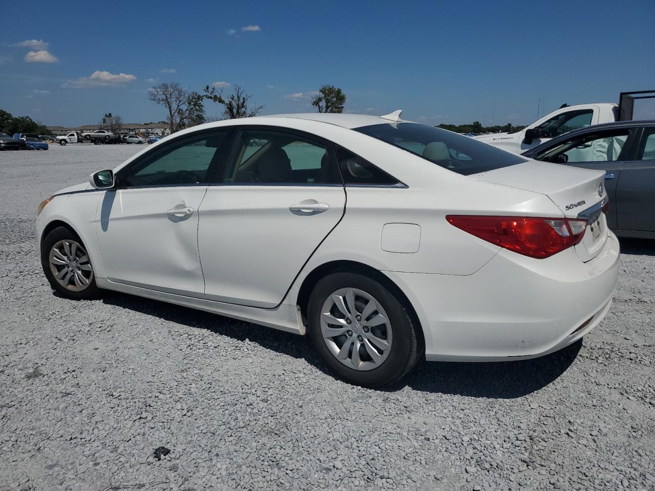 2011 HYUNDAI SONATA GLS - Image 2