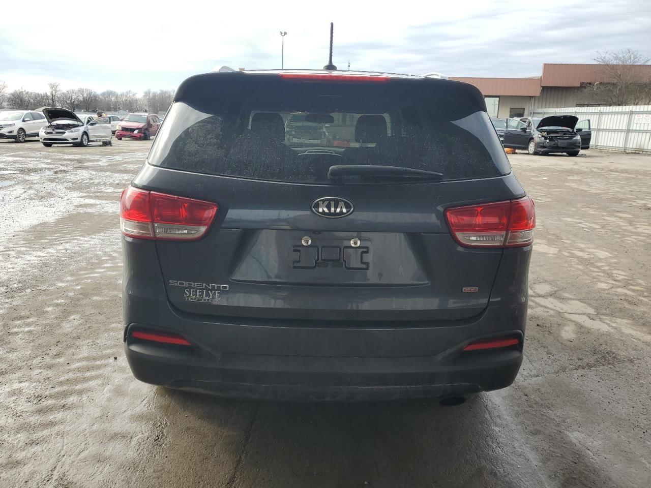 2017 KIA SORENTO LX - Фото 6