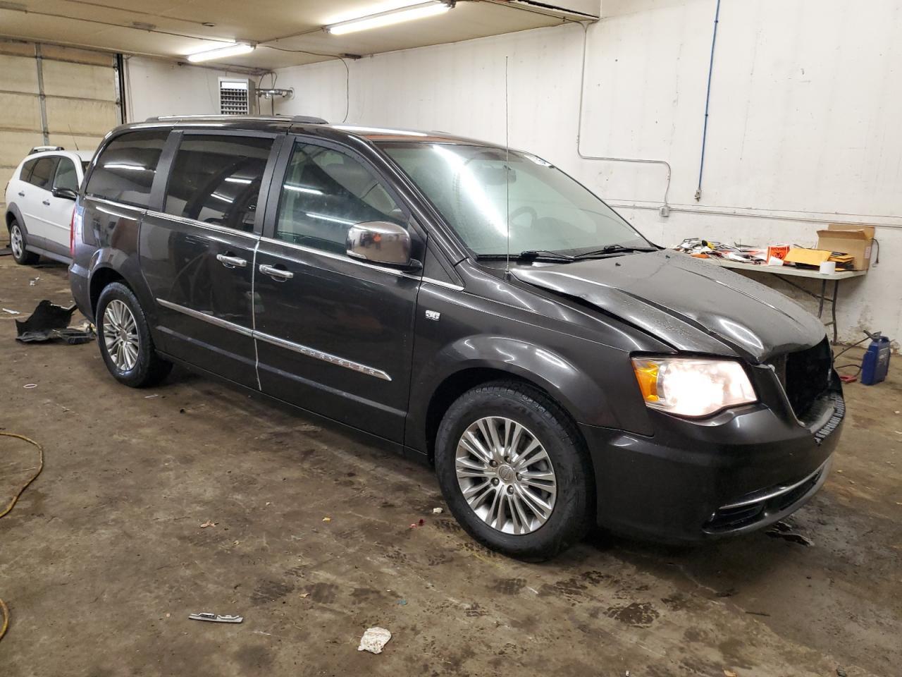 2014 CHRYSLER TOWN & COU - Image 4