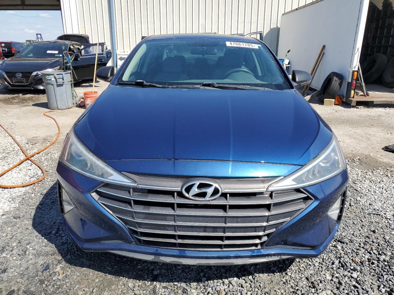 2019 HYUNDAI ELANTRA SE - Image 5
