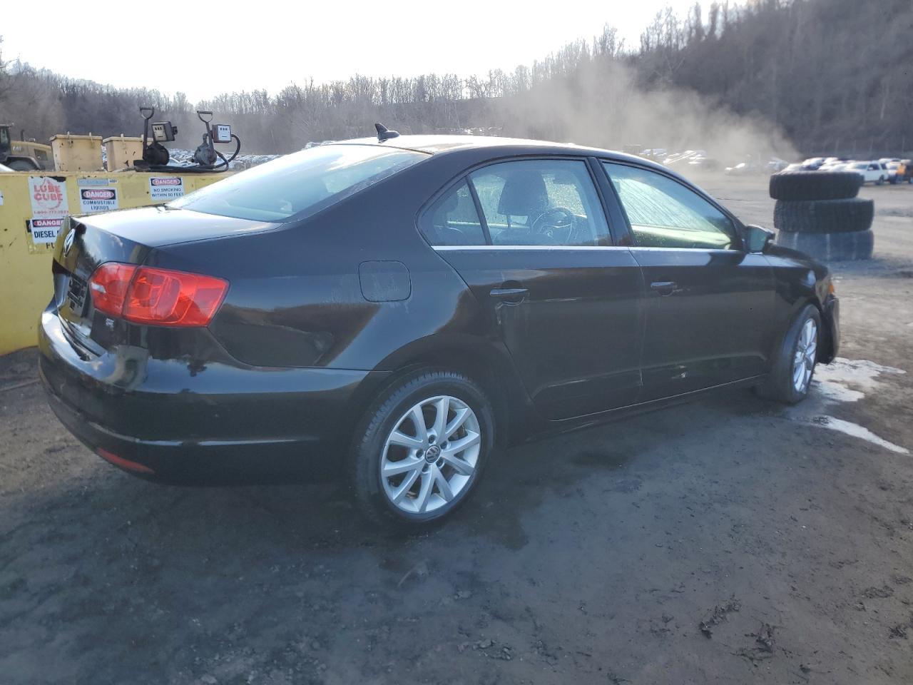 2014 VOLKSWAGEN JETTA SE - Image 3
