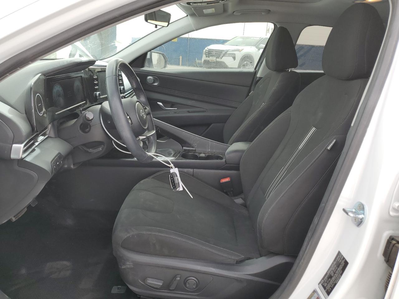 2022 HYUNDAI ELANTRA SE - Image 7