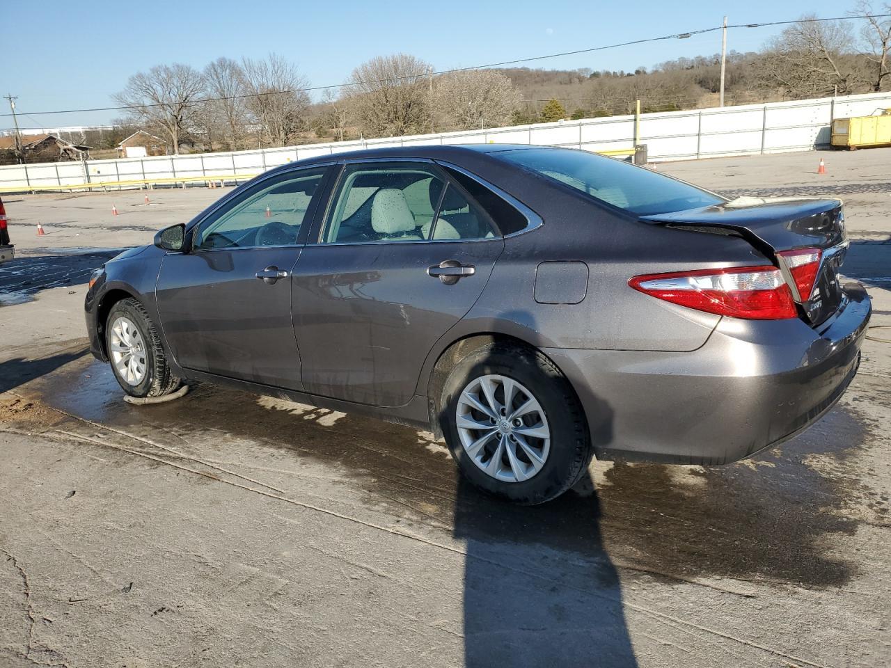 2017 TOYOTA CAMRY LE - Фото 2