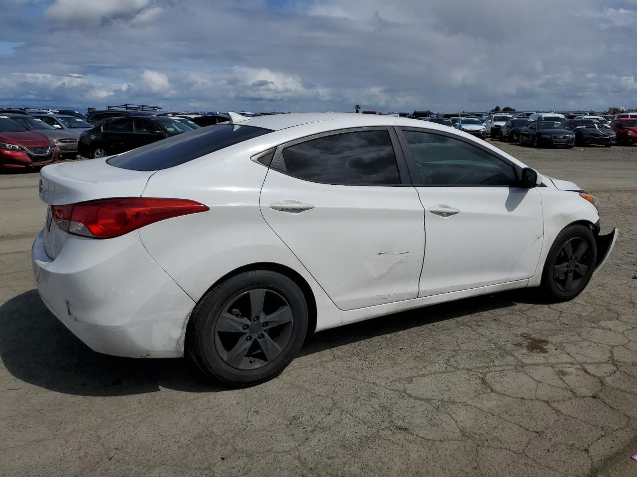 2013 HYUNDAI ELANTRA GL - Image 3